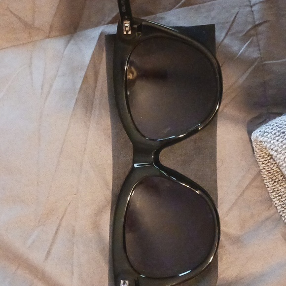KENDALL + KYLIE CATEYES SUNGLASSES EYEWEAR - Picture 2 of 6